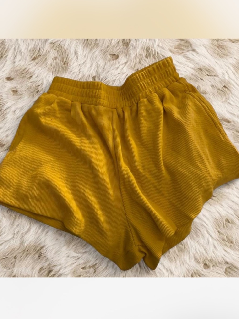 Daily Drills Ribbed Elastic-Waist Athletic Shorts